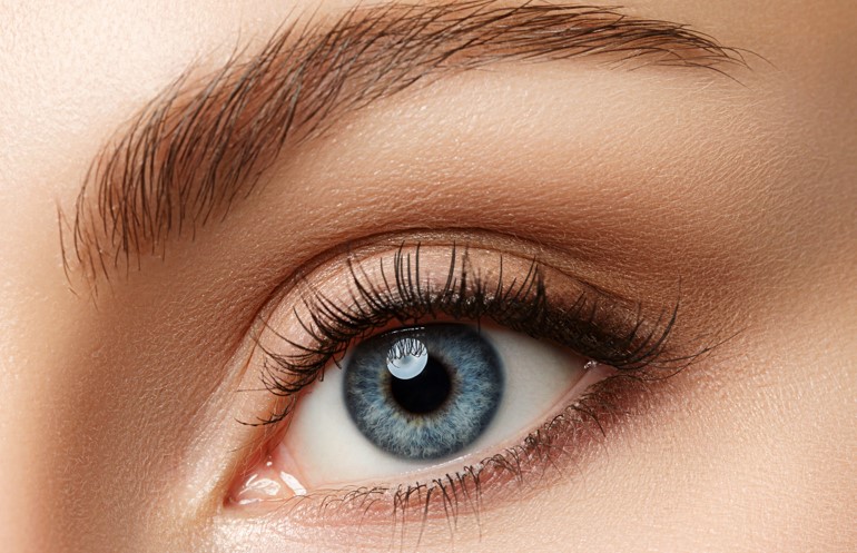 mavi göz kiprik kaş